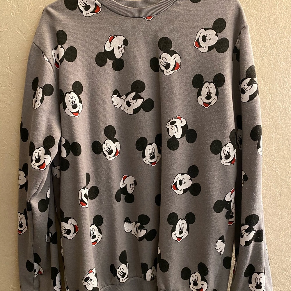 XL Disney‘s Mickey Mouse Sweater